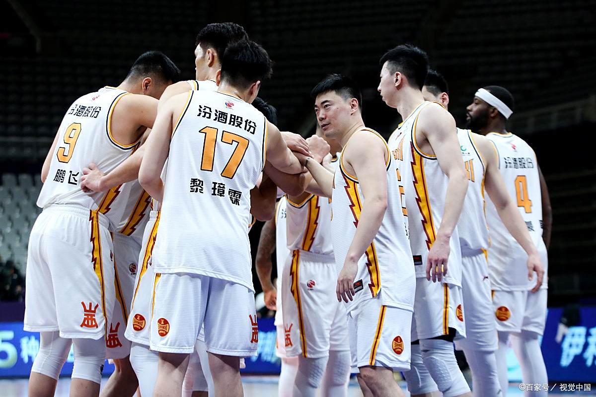 体育赛事-湖人带队取胜！，Scout重要时刻出色发挥赛场气氛高涨(拉塞尔提前官宣丁威迪加盟湖人)