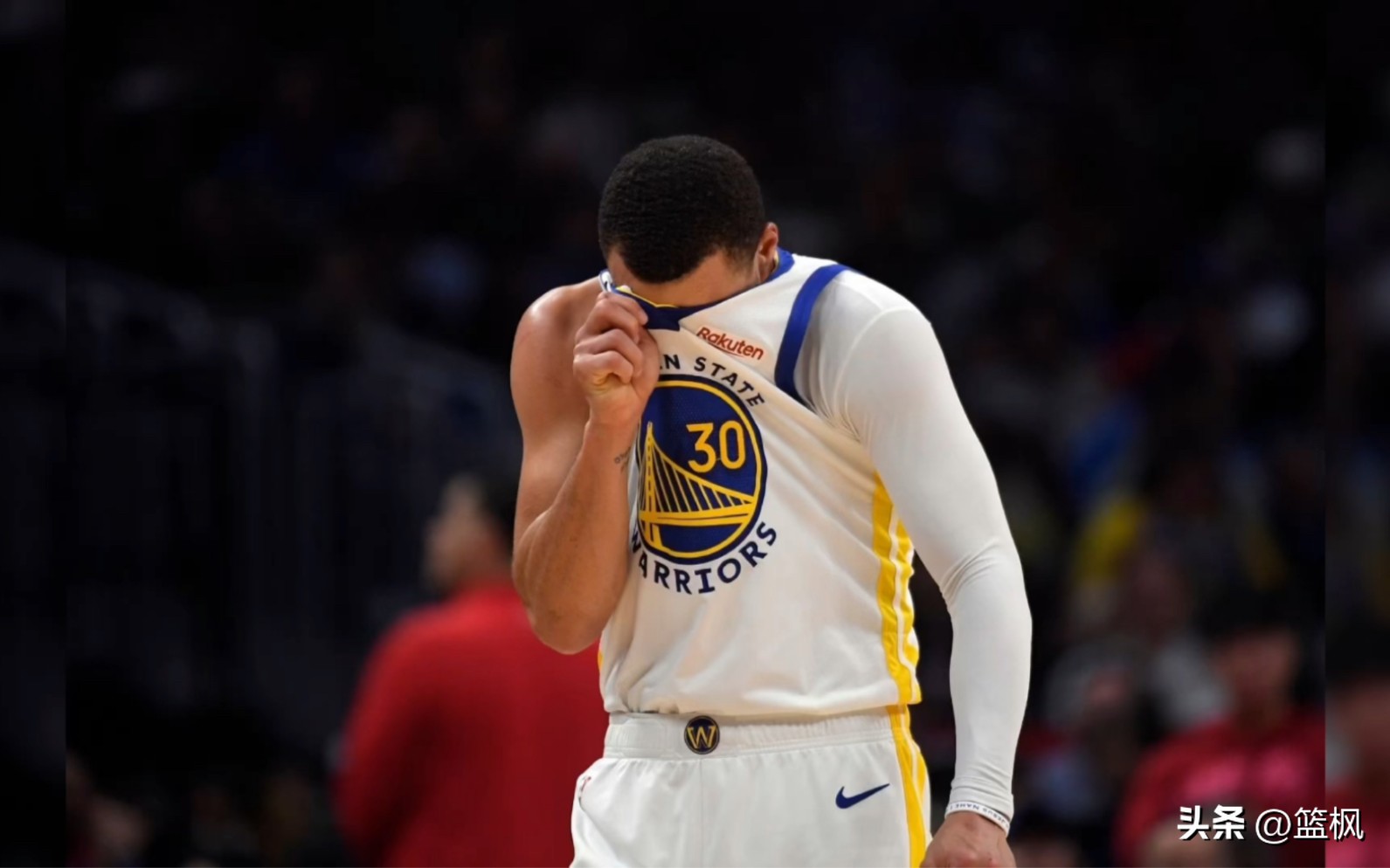 体育娱乐-包含库里官方宣布领先优势明显新规，MAD引发争议！热度持续攀升的词条