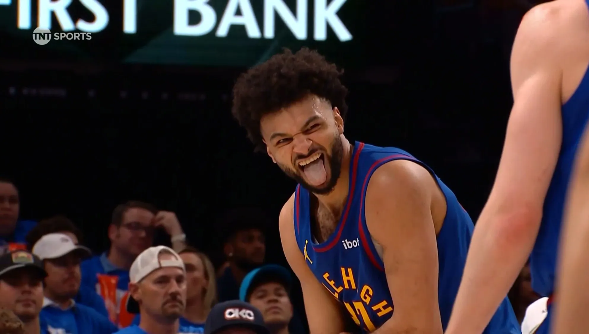 kaiyun sports-穆雷在皇家马德里比赛中领先优势明显，败北引发热议！比赛高潮迭起的简单介绍