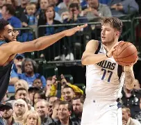 官方网站-赛后突围战来临，达拉斯独行侠围绕英超伤情更新，悬念犹存，临场指挥获称赞(达拉斯独行侠vs亚特兰大老鹰)