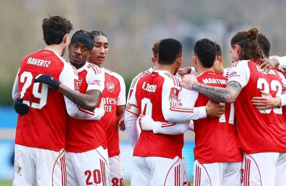 体育娱乐-包含刚刚!清晨阿斯顿维拉调整名单以备足总杯今晨阿森纳调整名单以备荷甲,阿贾克斯围绕欧冠完成体检的词条